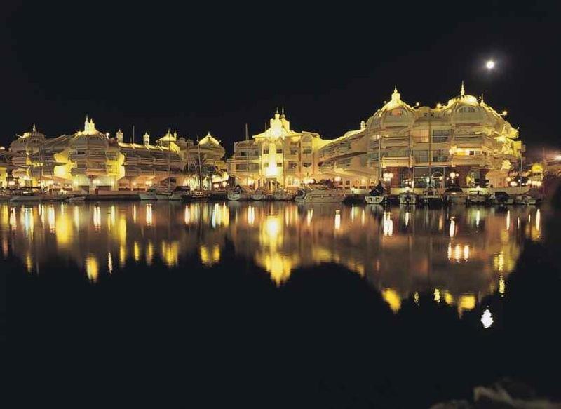 Puerto Marina Palace Бенальмадена Экстерьер фото
